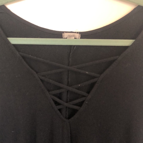 Black long sleeve cross cross chest. Ecoté size medium - Picture 2 of 5